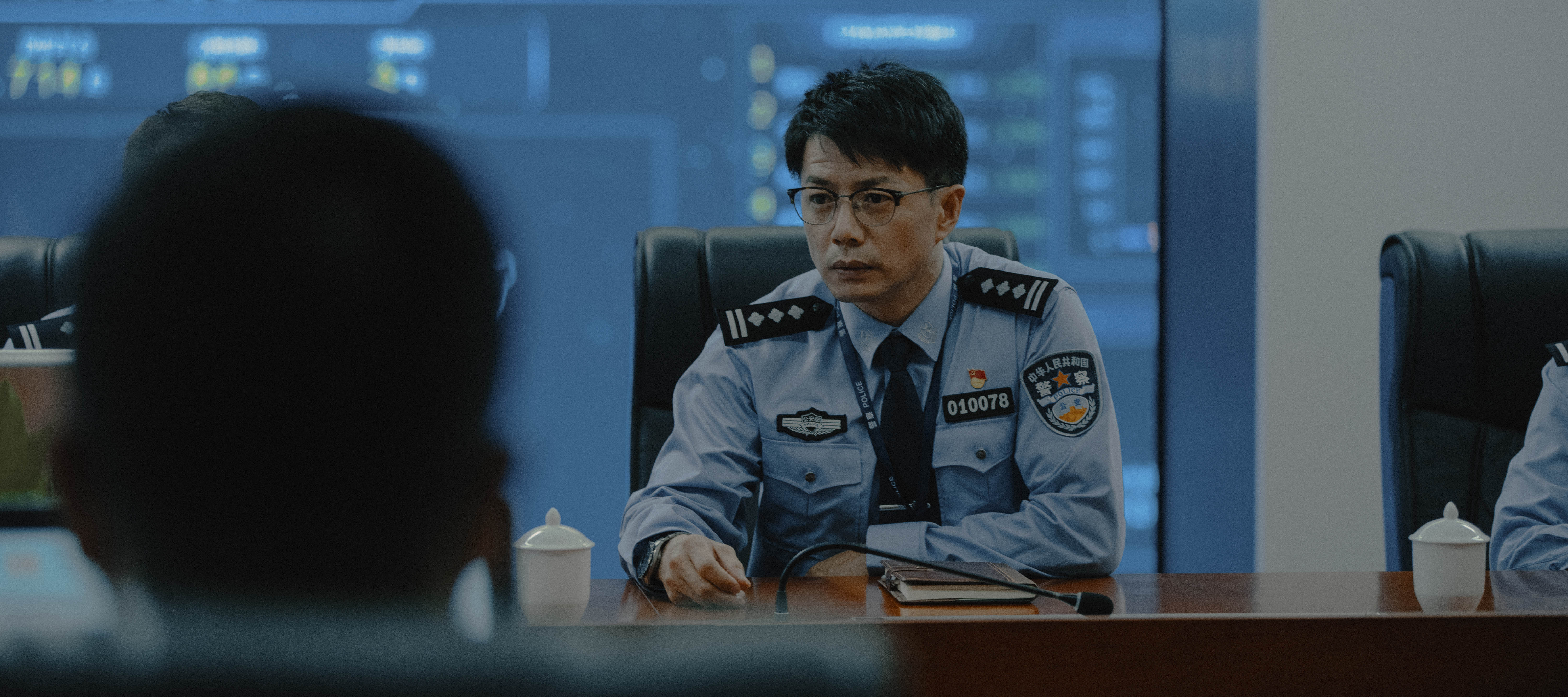 《猎狐行动》热映中!梁朝伟挑战反派狠飙演技 段奕宏为戏狂减脂、献唱法语版《月亮代表我的心》 3 DSC03692