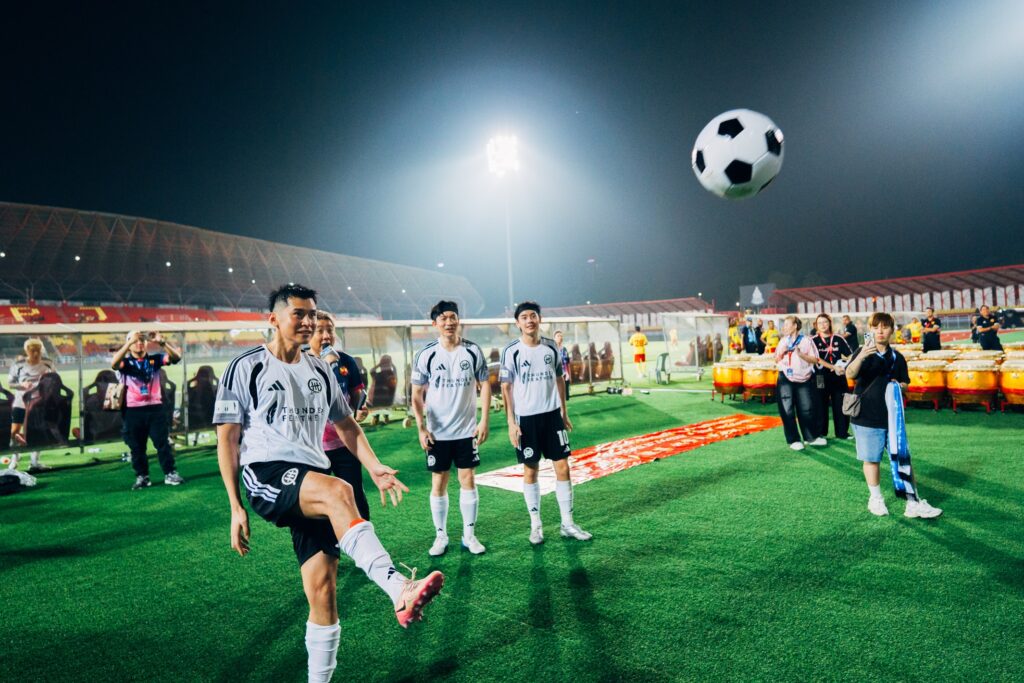 HK FC3 561