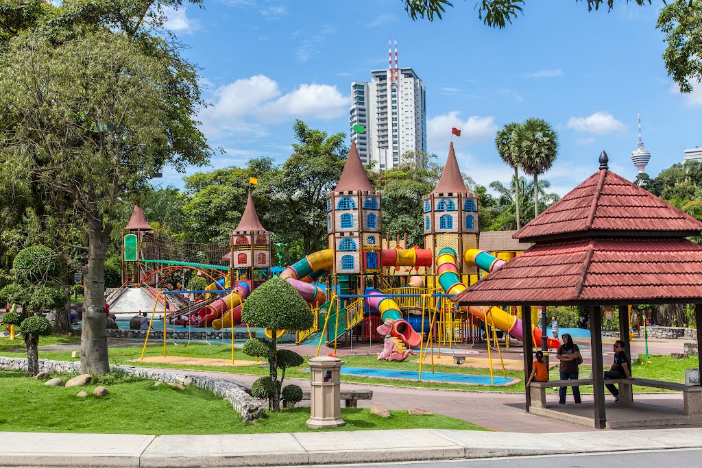 Perdana Lake Garden playground
