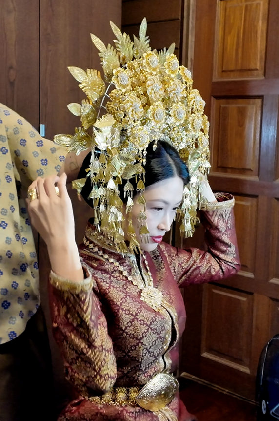 精品短剧《重启梦书》开镜 黄若熙自称“渣女” 周旋三男笑称“现代人不做选择” 12 Ribbon 2