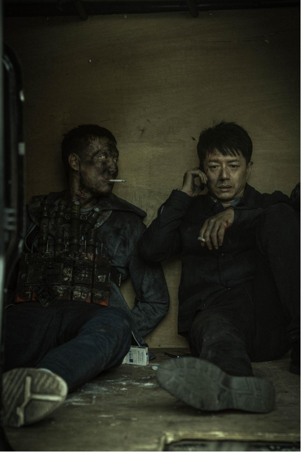 《猎狐行动》热映中!梁朝伟挑战反派狠飙演技 段奕宏为戏狂减脂、献唱法语版《月亮代表我的心》 7 Screenshot 2025 05 06 183945