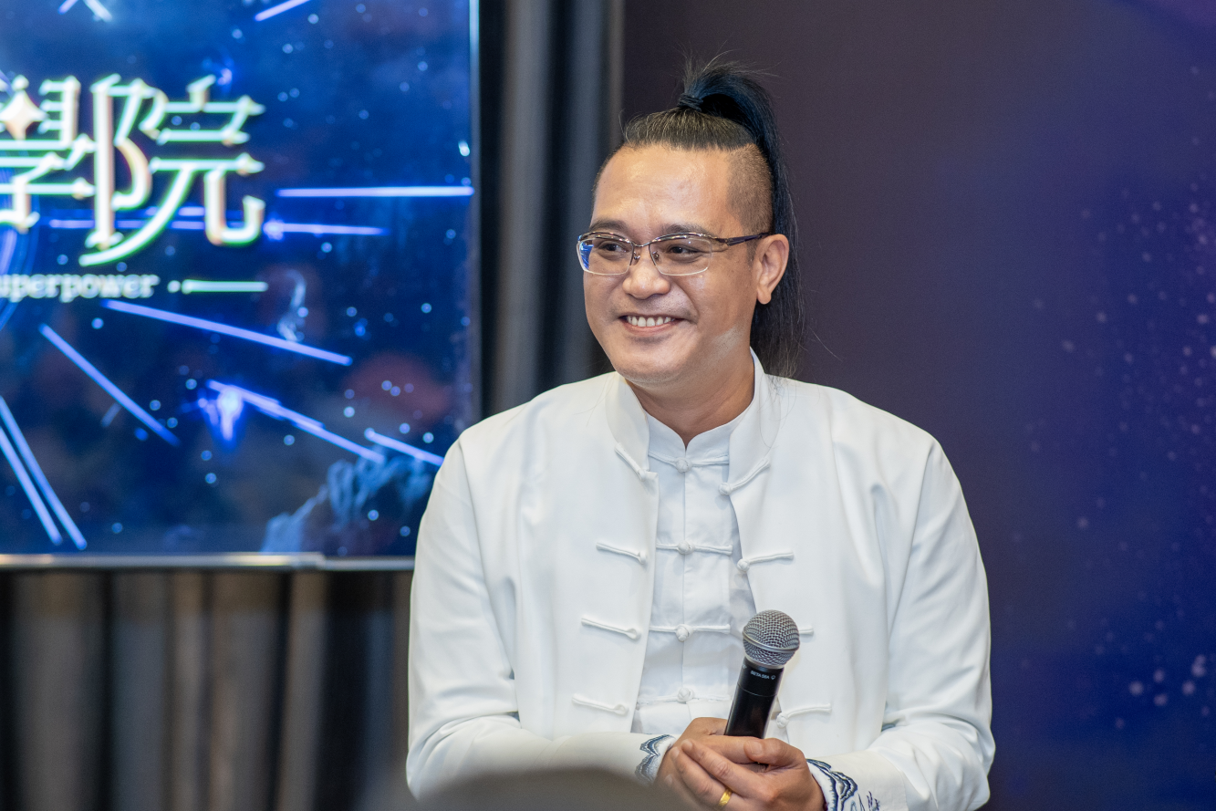 梁思浩升级担任TVB《超能力学院》校长!亲揭拍摄怪事:在怡保古堡拍摄时“进入另一个空间” 13 Screenshot 2025 06 06 192415