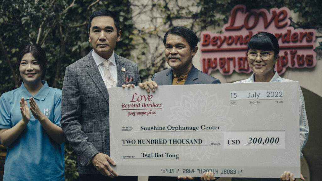 郭富城、任达华、吴镇宇、方中信影帝联手揭慈善黑幕 犯罪悬疑电影《内幕》12.6全马上映 7 Screenshot 2025 11 28 220418