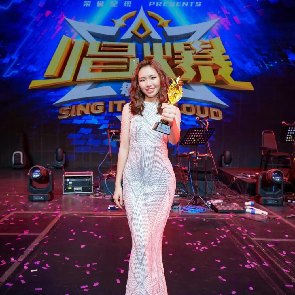 劉恩君成功摘下「唱爆舞台」總冠軍，一戰成名！