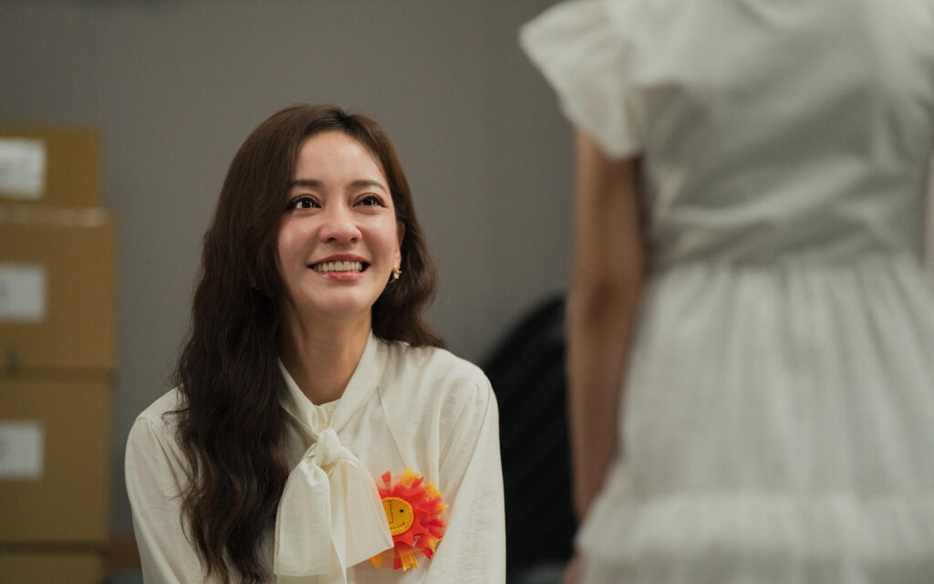 《阳光女子合唱团》1月15日全马上映 导演林孝谦认定女主陈意涵无可取代:“没有人可以演得比她好” 3 陳意涵在《陽光女子合唱團》中打動人心的演出令人驚艷